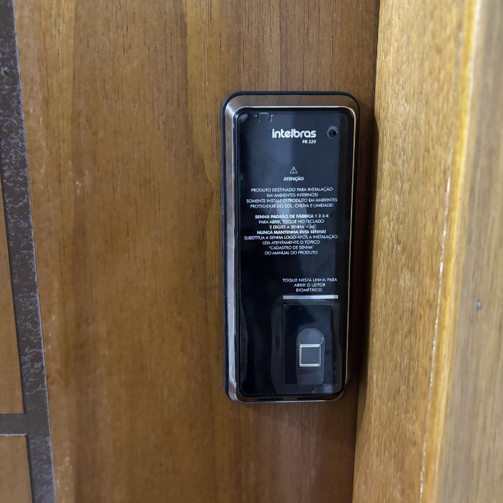 Instalador de porta e fechadura digital em goiania e região metropolitana